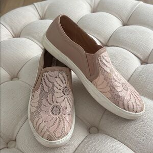 Halogen Slip-On Lace Detail Sneakers - Pink